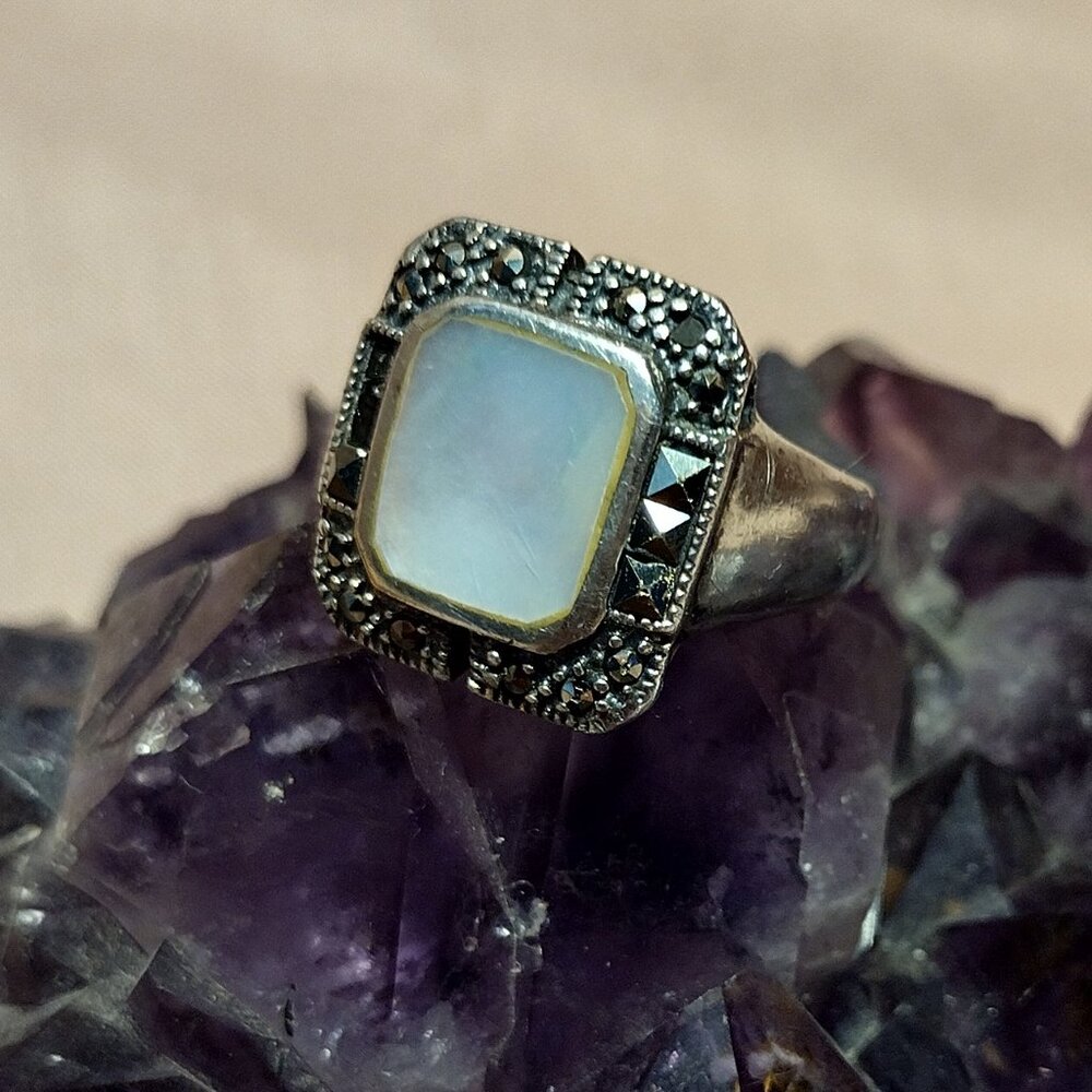 🚧 Mother of Pearl Ring